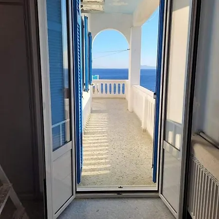Dolphini Batsi (Andros)